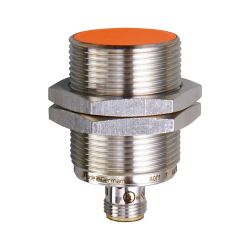 IIS225 \ Inductive sensor \ Range 15 mm \ NPN NO \ M30 \ Connector M12