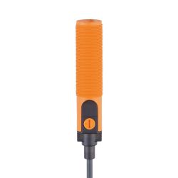 KG5304 \ Capacitive sensor \ Range 9 mm \ PNP NC \ M18 \ Cable PUR 2 m