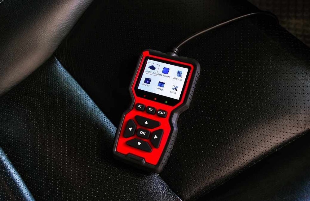 เครื่องสแกน OBD2 แบบมีสายและแบบไร้สาย