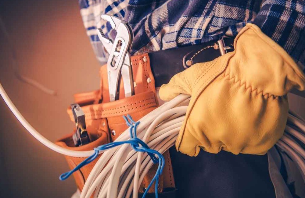 Hot Line Tools: คู่มือเลือกซื้อและใช้งานสำหรับช่างไฟฟ้าแรงสูง — ภาพประกอบ 3